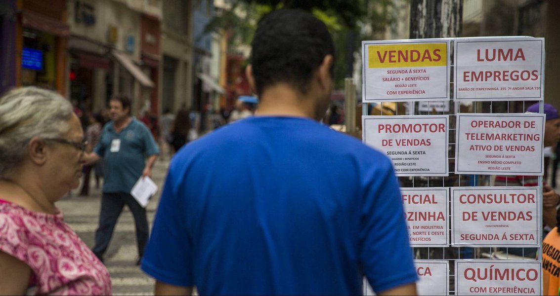 28 milhões de brasileiros não têm o que comemorar, diz coordenador de pesquisa do IBGE (Foto: Agência Brasil) 28 milhões de brasileiros não têm o que comemorar, diz coordenador de pesquisa do IBGE