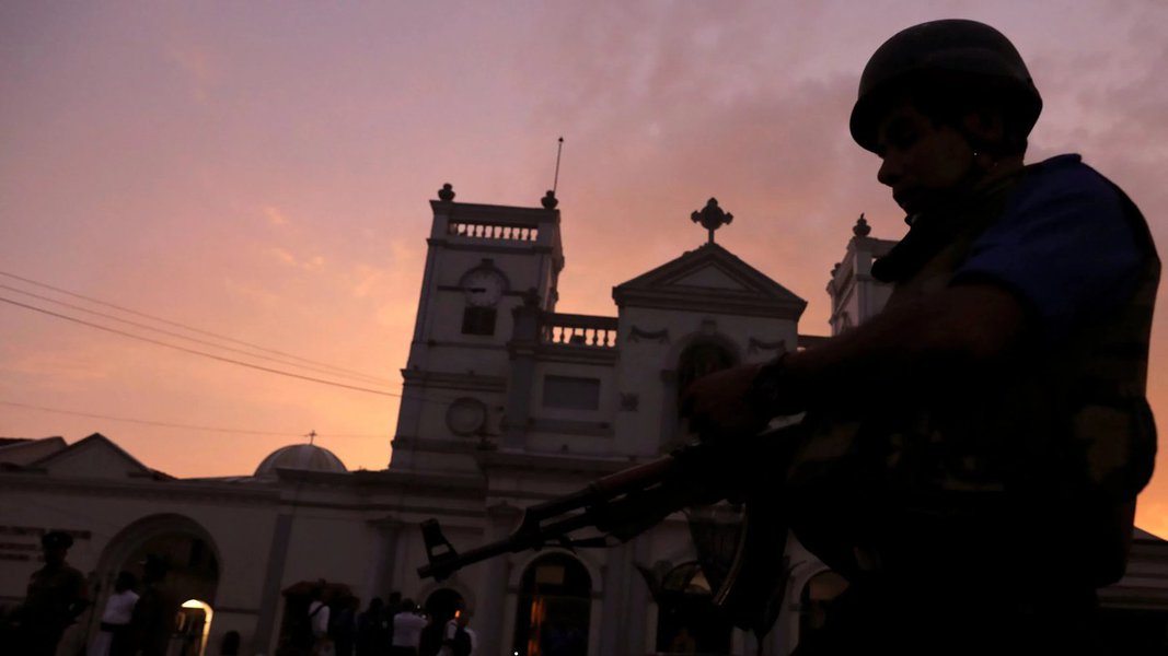 Operação militar contra refúgio do EI deixa 15 mortos no Sri Lanka (Foto: Reuters) Operação militar contra refúgio do EI deixa 15 mortos no Sri Lanka