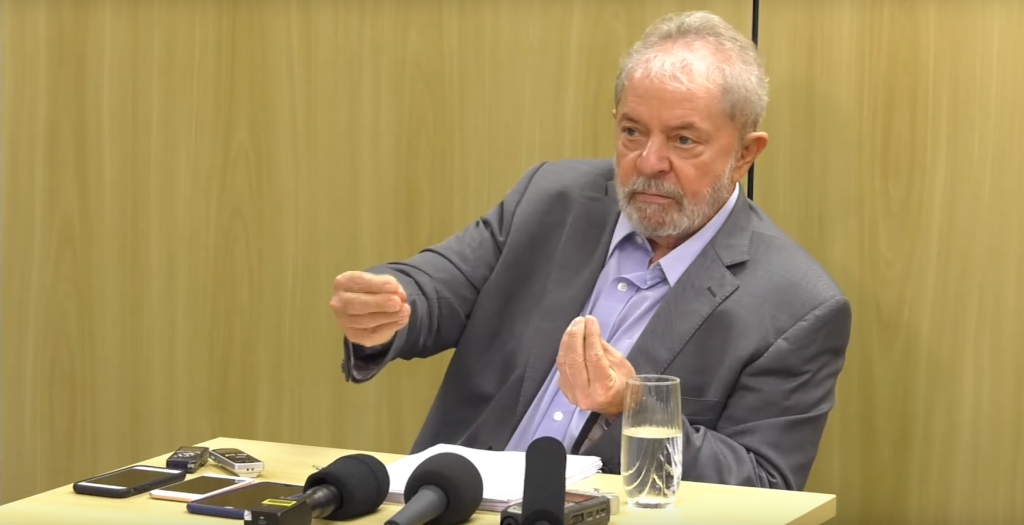 'Imagine se os milicianos do Bolsonaro fossem amigos da minha família?' 'Imagine se os milicianos do Bolsonaro fossem amigos da minha família?'