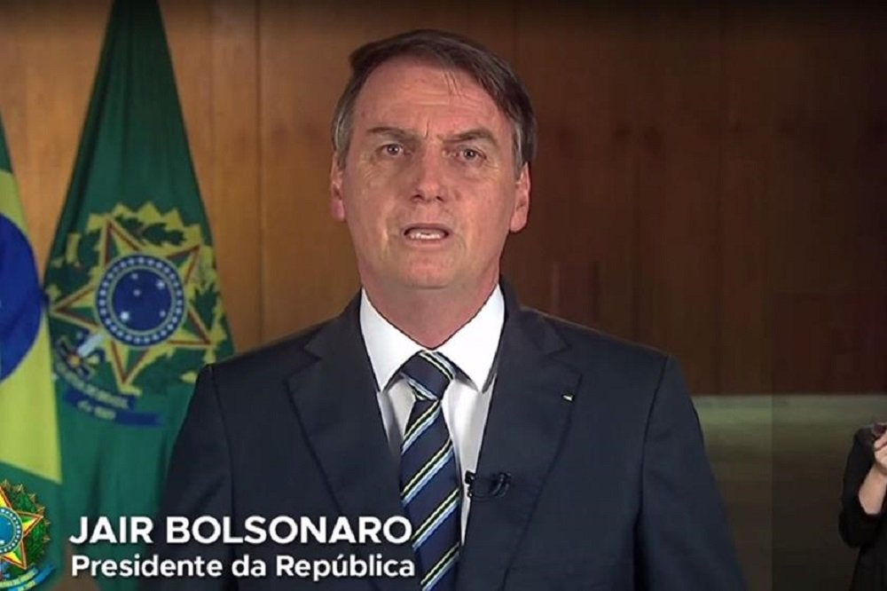 No Dia do Trabalhador, Bolsonaro vai à TV agradar patrões No Dia do Trabalhador, Bolsonaro vai à TV agradar patrões