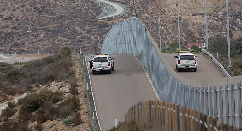Trump anuncia que enviará soldados armados para fronteira com o México Trump anuncia que enviará soldados armados para fronteira com o México