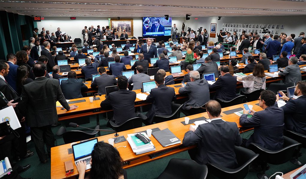 Trapalhada na CCJ aumenta pressão sobre líderes (Foto: Pablo Valadares/Câmara dos Deputados) Trapalhada na CCJ aumenta pressão sobre líderes