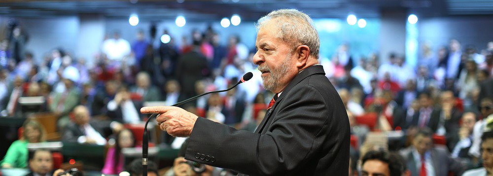 Prisão injusta de Lula o eleva ao status de preso político sequestrado por juízes e militares (Foto: Ricardo Stuckert) Prisão injusta de Lula o eleva ao status de preso político sequestrado por juízes e militares