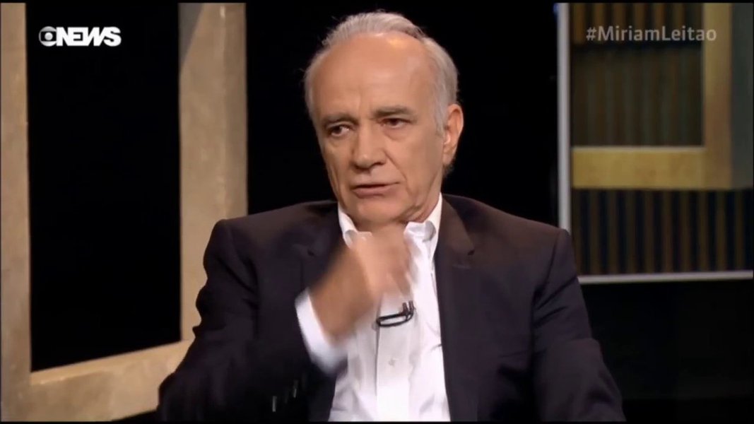 Lara Resende detona ultraneoliberalismo de Guedes Lara Resende detona ultraneoliberalismo de Guedes