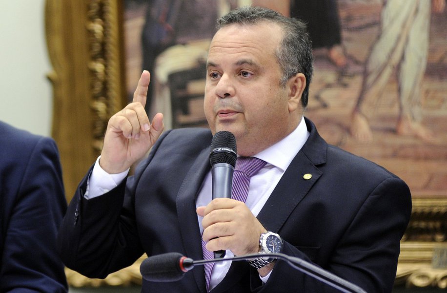 Governo diz que só vai suspender sigilo sobre Previdência na quinta. Oposição rebate (Foto: LUCIO BERNARDO JR) Governo diz que só vai suspender sigilo sobre Previdência na quinta. Oposição rebate