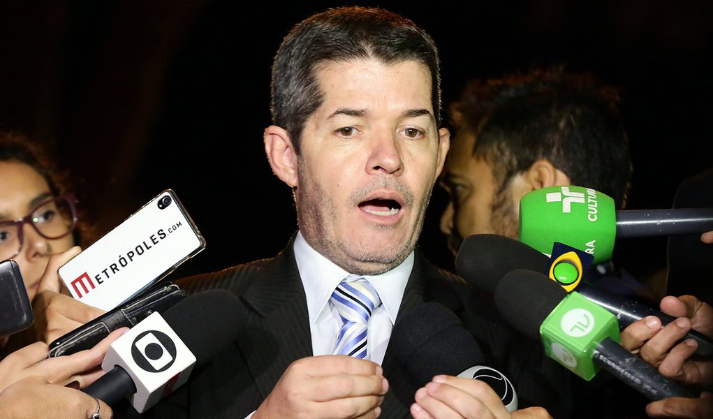 Líder do PSL pede para Bolsonaro dar um 'basta' aos ataques do 'guru' Olavo (Foto: Cleia Viana/Câmara dos Deputados) Líder do PSL pede para Bolsonaro dar um 'basta' aos ataques do 'guru' Olavo