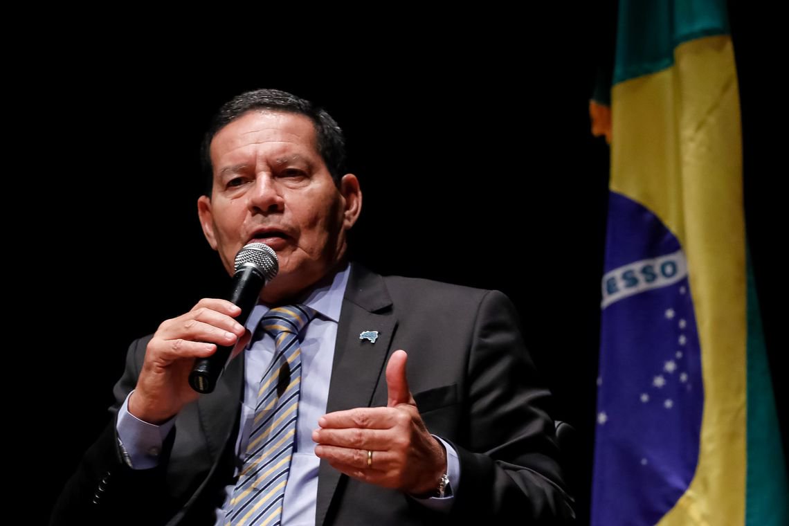 Mourão ironiza pedido de impeachment (Foto: Adnilton Farias/VPR) Mourão ironiza pedido de impeachment