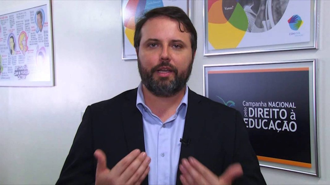 Daniel Cara critica nomeação de delegado para o Inep: mais um que não é educador Daniel Cara critica nomeação de delegado para o Inep: mais um que não é educador