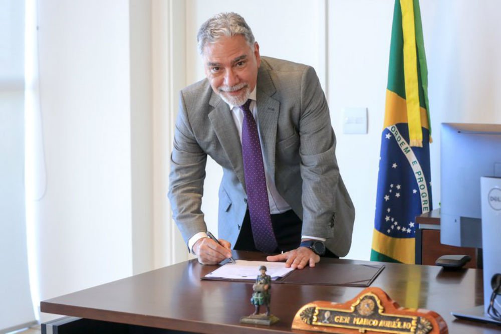 Bolsonaro demite Secretário do Esporte Bolsonaro demite Secretário do Esporte