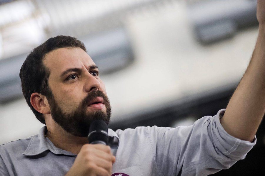 Escandaloso, diz Boulos sobre taxação de vale-refeição com a Reforma da Previdência Escandaloso, diz Boulos sobre taxação de vale-refeição com a Reforma da Previdência