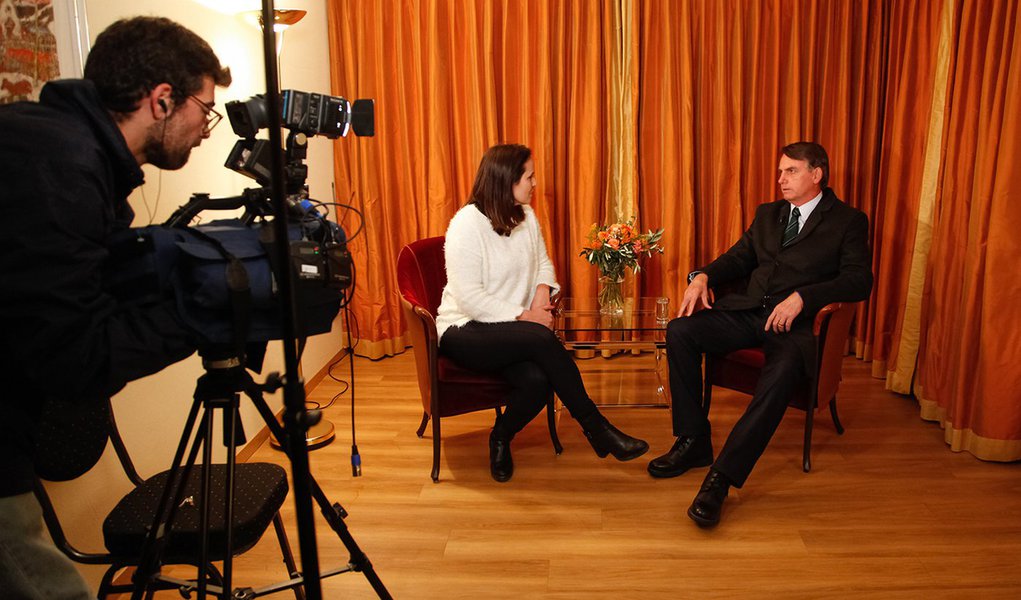 Gasto com publicidade sobe 63% com Bolsonaro; Record passa a Globo (Foto: Alan Santos/PR) Gasto com publicidade sobe 63% com Bolsonaro; Record passa a Globo