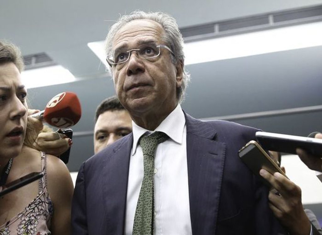 Guedes se nega a comentar decisão de Bolsonaro que suspendeu reajuste do diesel (Foto: Fabio Rodrigues Pozzebom/Agência Brasil) Guedes se nega a comentar decisão de Bolsonaro que suspendeu reajuste do diesel