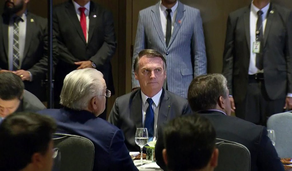 Bolsonaro diz querer 'transformar o Brasil no que Israel é hoje' Bolsonaro diz querer 'transformar o Brasil no que Israel é hoje'