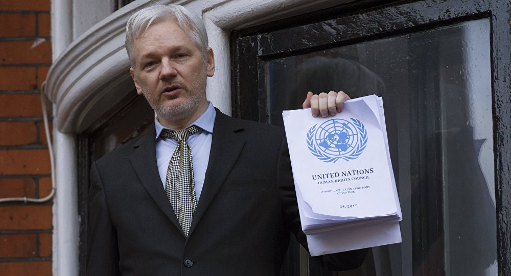 União Europeia seguirá 'de perto' prisão de Assange, diz porta-voz União Europeia seguirá 'de perto' prisão de Assange, diz porta-voz