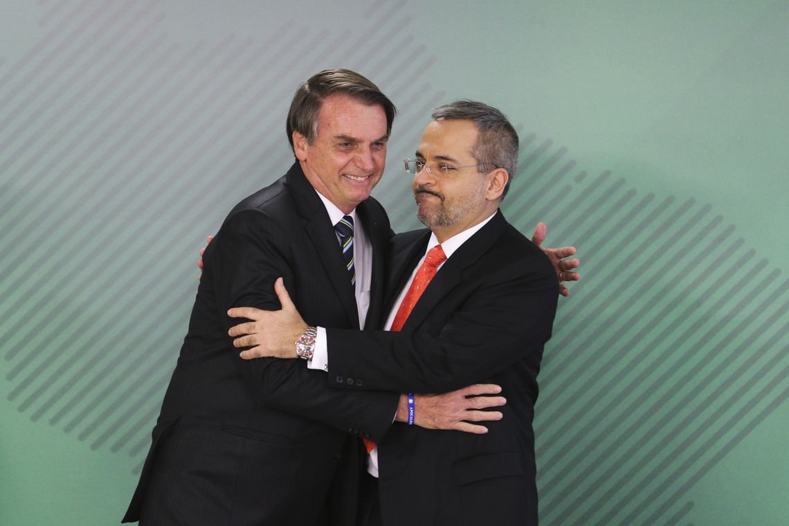Com Weintraub no MEC, Bolsonaro diz esperar que estudantes 'não se interessem por política' (Foto: Valter Campanato/Agência Brasil) Com Weintraub no MEC, Bolsonaro diz esperar que estudantes 'não se interessem por política'