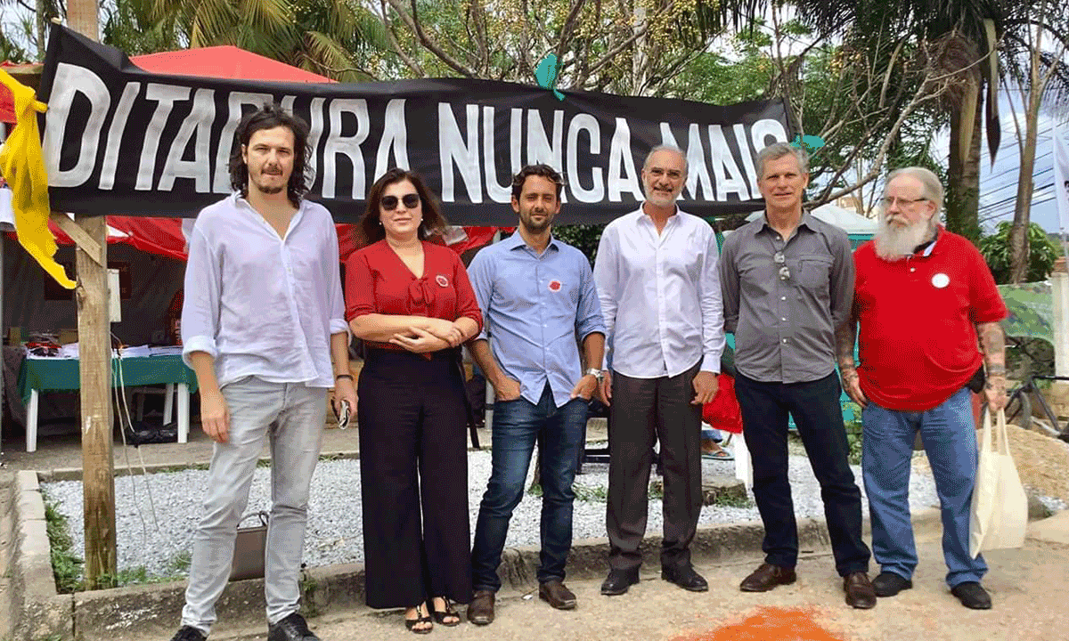 Em carta, promotores denunciam ilegalidades e abusos contra Lula Em carta, promotores denunciam ilegalidades e abusos contra Lula