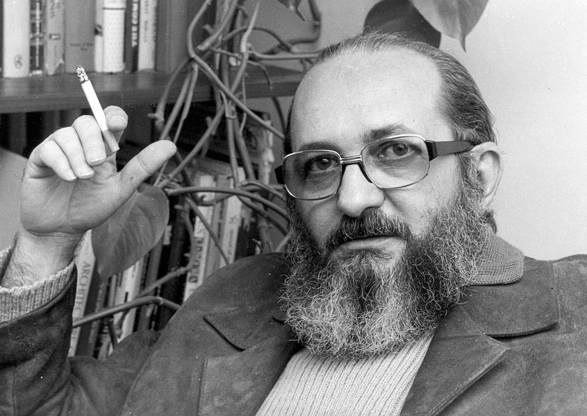 Paulo Freire: escola como espaço livre para a construção da cidadania Paulo Freire: escola como espaço livre para a construção da cidadania