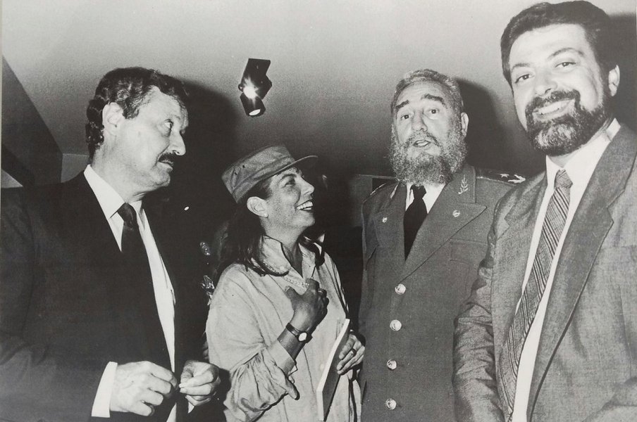 Fidel e a defesa da revolução Fidel e a defesa da revolução