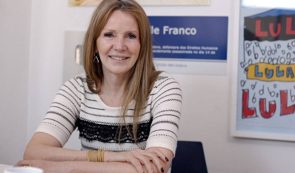 Vanessa Grazziotin: sozinha, a esquerda não vai a lugar algum Vanessa Grazziotin: sozinha, a esquerda não vai a lugar algum