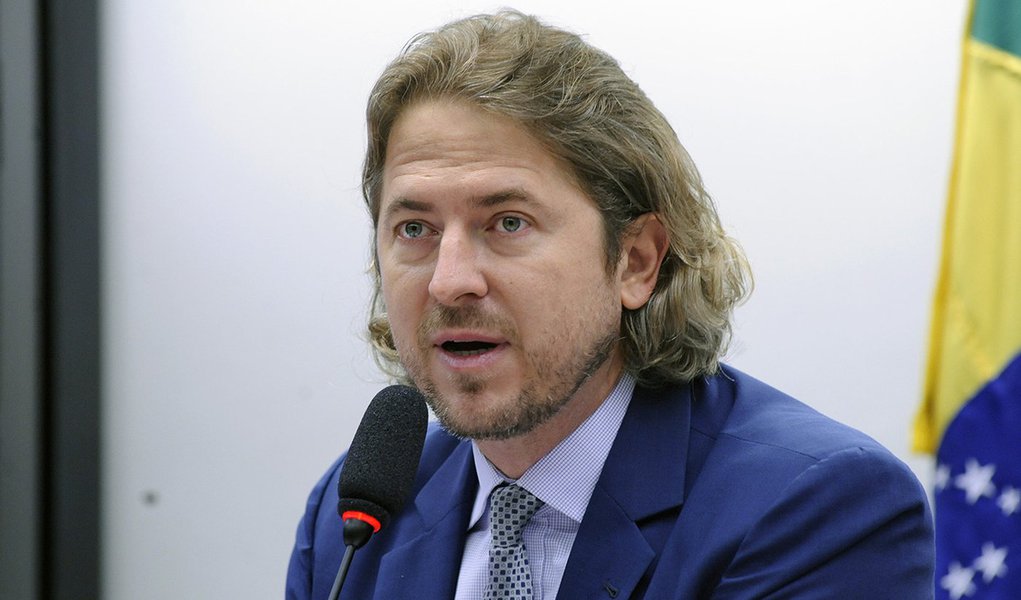 Zeca Dirceu questiona: 'Elegem Bolsonaro e me chamam de grosseiro'? (Foto: Cleia Viana/Câmara dos Deputados) Zeca Dirceu questiona: 'Elegem Bolsonaro e me chamam de grosseiro'?