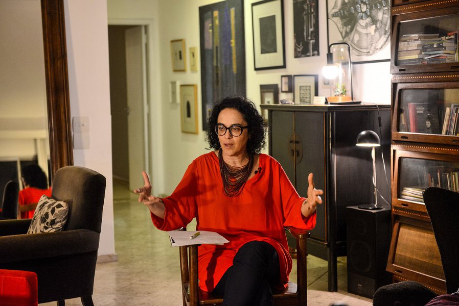 Marcia Tiburi: Bolsonaro será tirado do poder quando não for mais útil ao projeto neoliberal (Foto: Andrea Nestrea) Marcia Tiburi: Bolsonaro será tirado do poder quando não for mais útil ao projeto neoliberal
