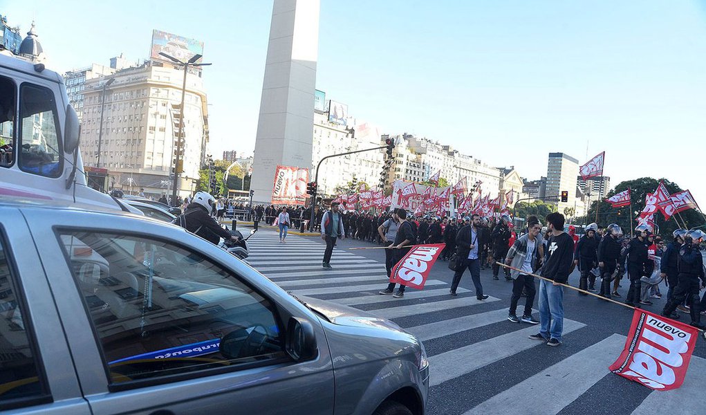 Sindicatos e empresas se unem contra plano de austeridade de Macri (Foto: Federico Imas) Sindicatos e empresas se unem contra plano de austeridade de Macri