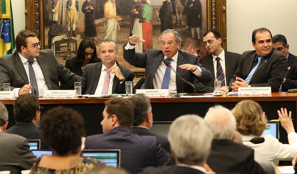 Voto bonzinho pode enterrar a Previdência (Foto: Fabio Rodrigues Pozzebom/Agência Brasil) Voto bonzinho pode enterrar a Previdência
