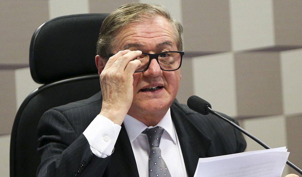 Bolsonaro espera que Vélez peça demissão (Foto: Marcelo Camargo/Agência Brasil) Bolsonaro espera que Vélez peça demissão