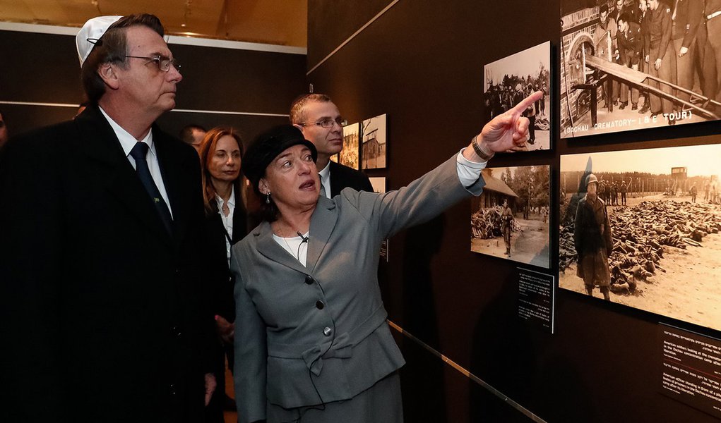 Abaixo-assinado pede que Bolsonaro se retrate de declarações falsas sobre nazismo Abaixo-assinado pede que Bolsonaro se retrate de declarações falsas sobre nazismo