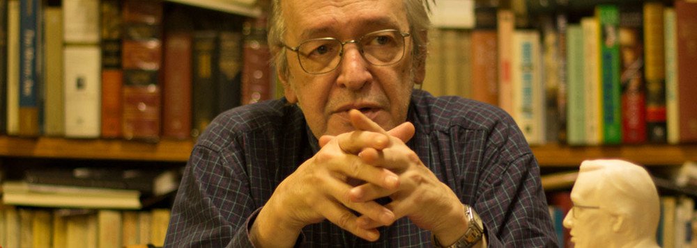Olavo de Carvalho sofre derrota na Justiça: “Não afronte a civilidade” Olavo de Carvalho sofre derrota na Justiça: “Não afronte a civilidade”