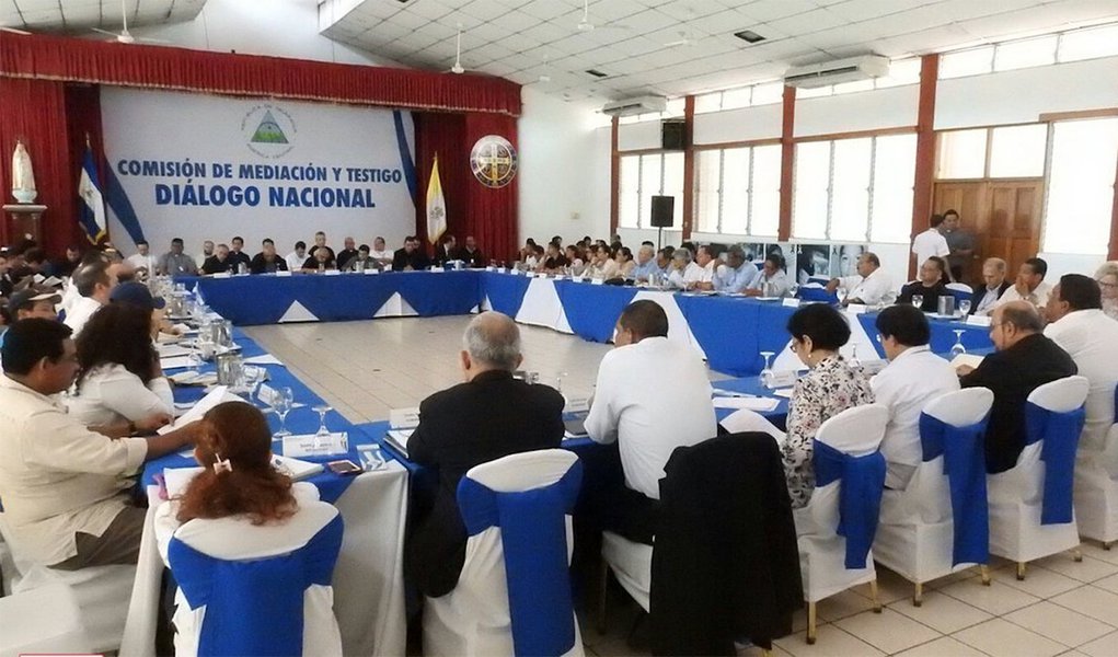Nicarágua conclui com acordos diálogo nacional entre governo e oposição Nicarágua conclui com acordos diálogo nacional entre governo e oposição