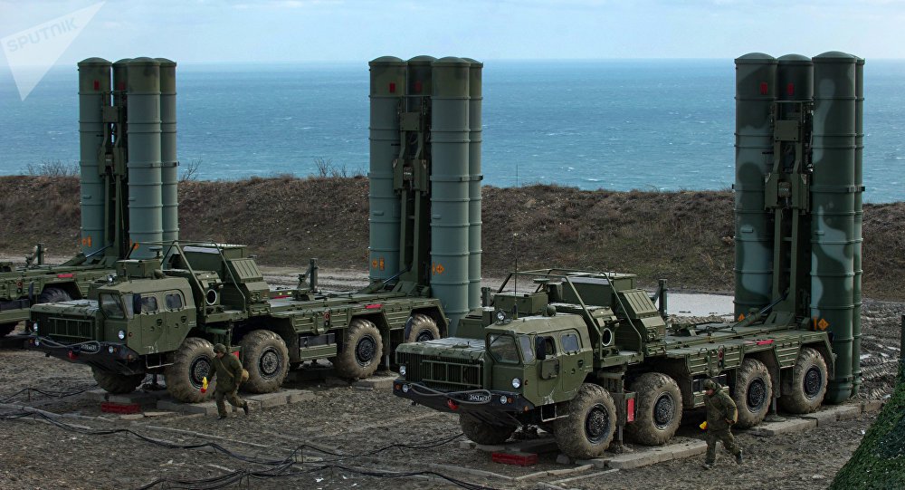 Turquia começa a receber componentes do sistema russo S-400 Turquia começa a receber componentes do sistema russo S-400
