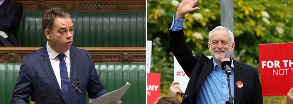 Ministro britânico renuncia dizendo ter medo de um Brexit 'preparado por um marxista' Ministro britânico renuncia dizendo ter medo de um Brexit 'preparado por um marxista'