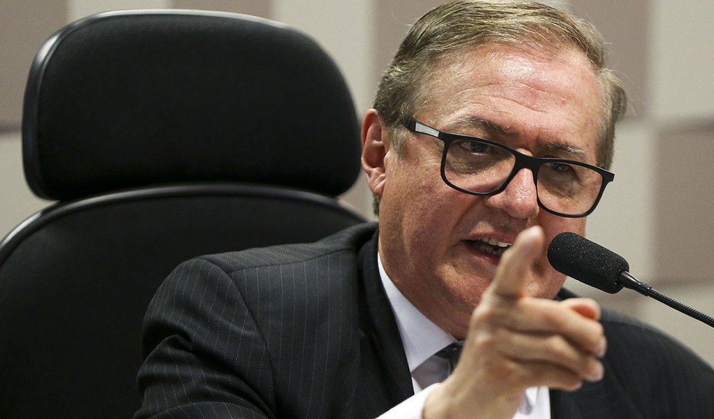 Após nova baixa no MEC, Velez revoga portaria que suspendia avaliação de alfabetização (Foto: Marcelo Camargo/Agência Brasil) Após nova baixa no MEC, Velez revoga portaria que suspendia avaliação de alfabetização