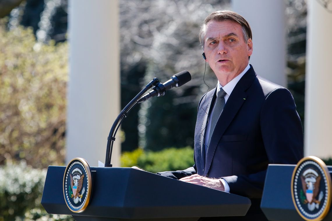 Bolsonaro nega ditadura e fala em 'probleminhas' (Foto: Isac Nóbrega/PR) Bolsonaro nega ditadura e fala em 'probleminhas'