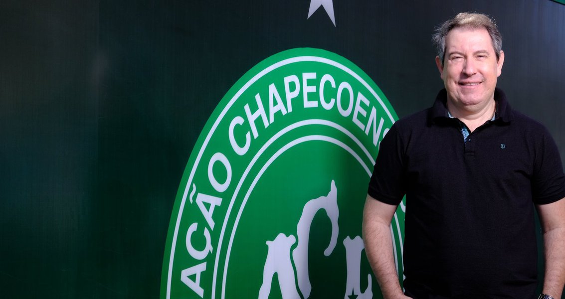 Morre Rafael Henzel, jornalista que sobreviveu a queda de avião da Chapecoense Morre Rafael Henzel, jornalista que sobreviveu a queda de avião da Chapecoense