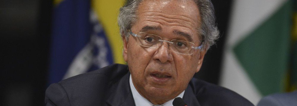 Jogo de falácias de Guedes no depoimento no Senado (Foto: Fabio Pozzebom - ABR) Jogo de falácias de Guedes no depoimento no Senado