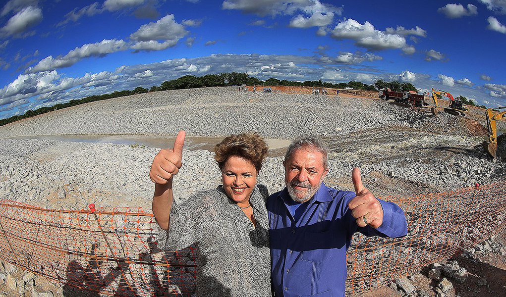 Teixeira lembra Bolsonaro que transposição do São Francisco é obra de Lula e Dilma (Foto: STUCKERT) Teixeira lembra Bolsonaro que transposição do São Francisco é obra de Lula e Dilma