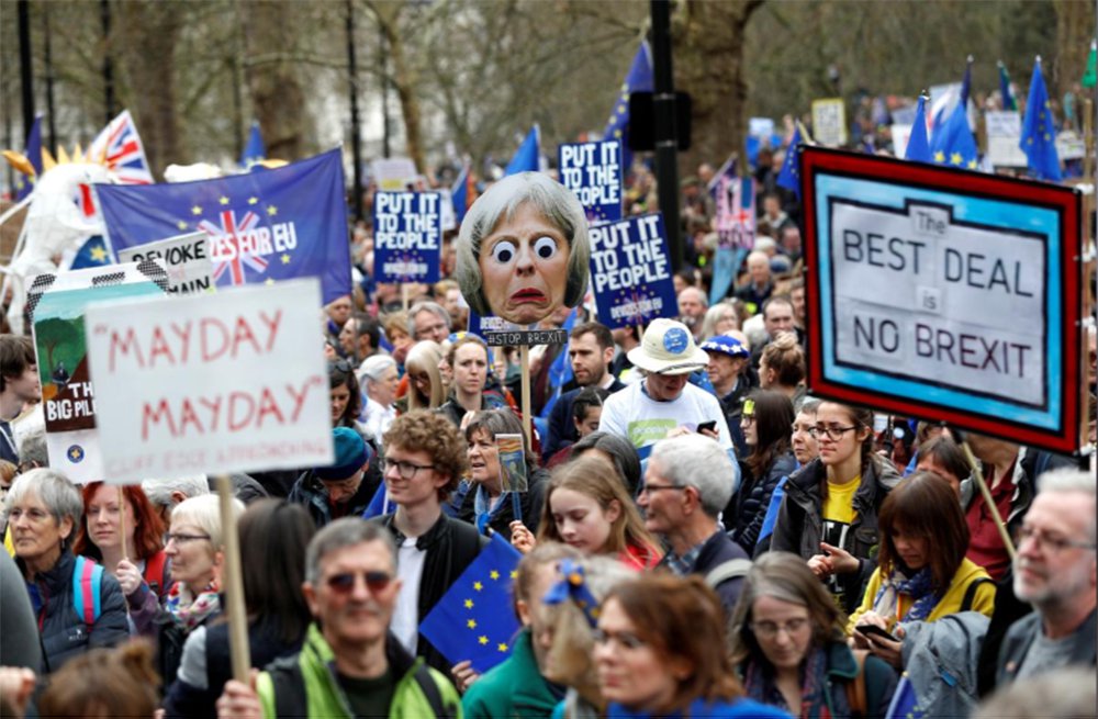 Milhares de manifestantes pedem em Londres novo referendo do Brexit Milhares de manifestantes pedem em Londres novo referendo do Brexit
