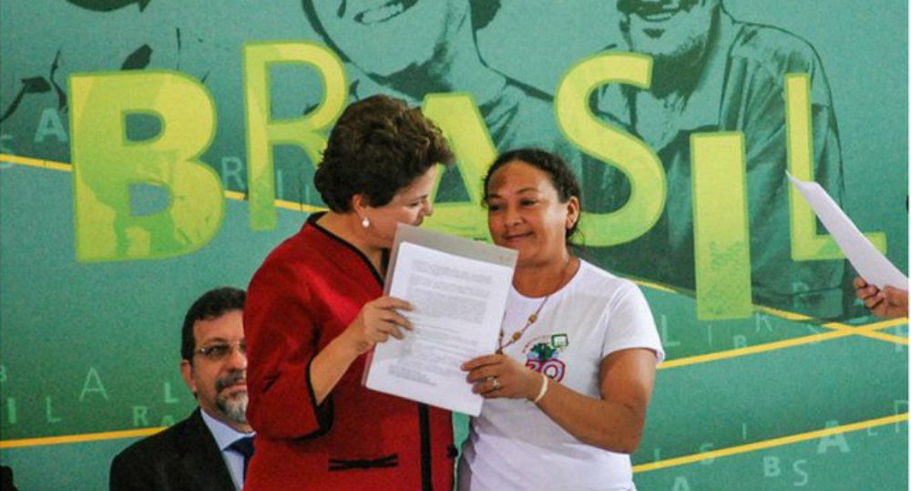 Dilma: Assassinato de liderança no Pará é resultado do 'discurso de ódio do atual governo' www.brasil247.com - Dilma: Assassinato de liderança no Pará é resultado do 'discurso de ódio do atual governo'