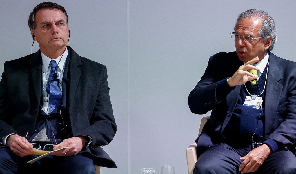 Governo reduz expectativa de crescimento do PIB e diz esperar resultado de longo prazo Governo reduz expectativa de crescimento do PIB e diz esperar resultado de longo prazo
