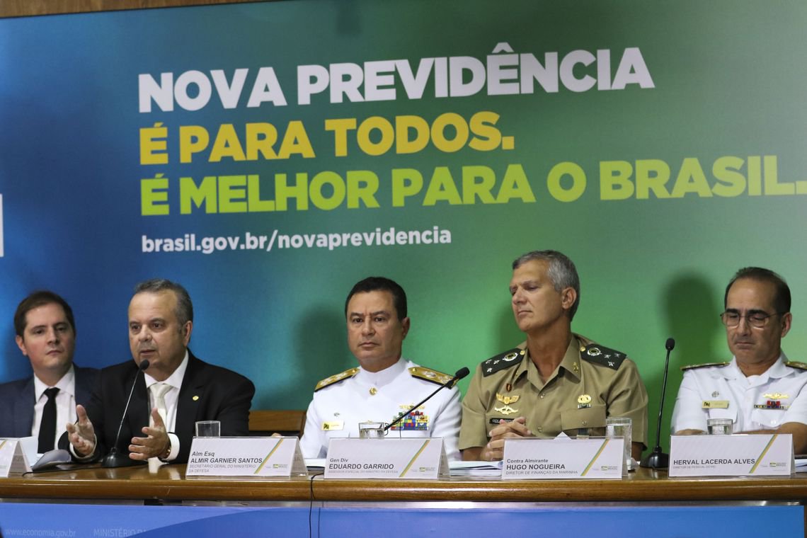 Reforma para militares prevê gerar economia de apenas 1% do R$ 1 tri previsto (Foto: Fabio Rodrigues Pozzebom/Agência Brasil ) Reforma para militares prevê gerar economia de apenas 1% do R$ 1 tri previsto