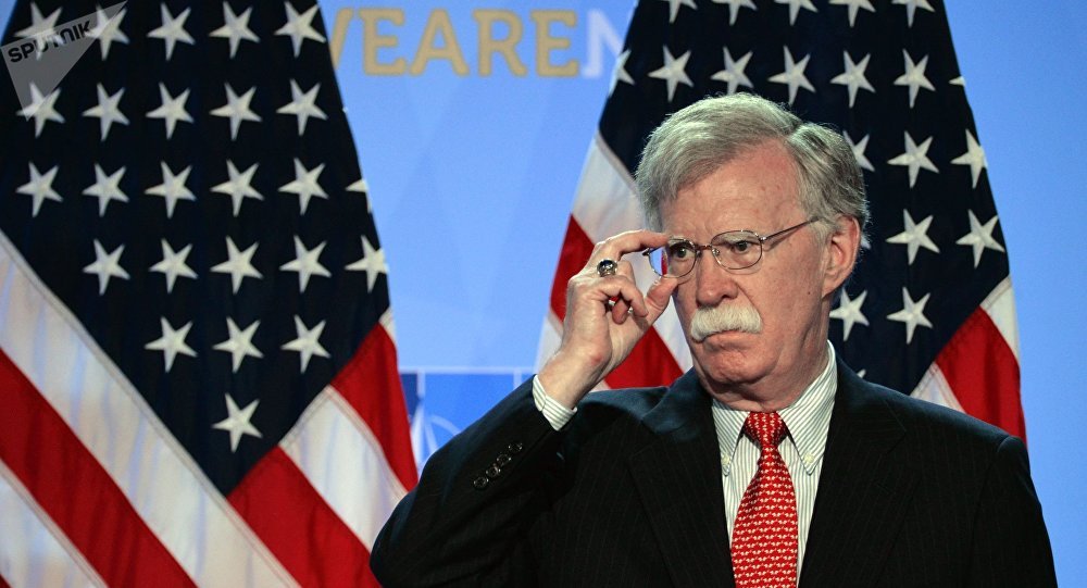 Trump avalia força contra Venezuela e Rússia e China não devem interferir, diz Bolton (Foto: Sputinik) Trump avalia força contra Venezuela e Rússia e China não devem interferir, diz Bolton
