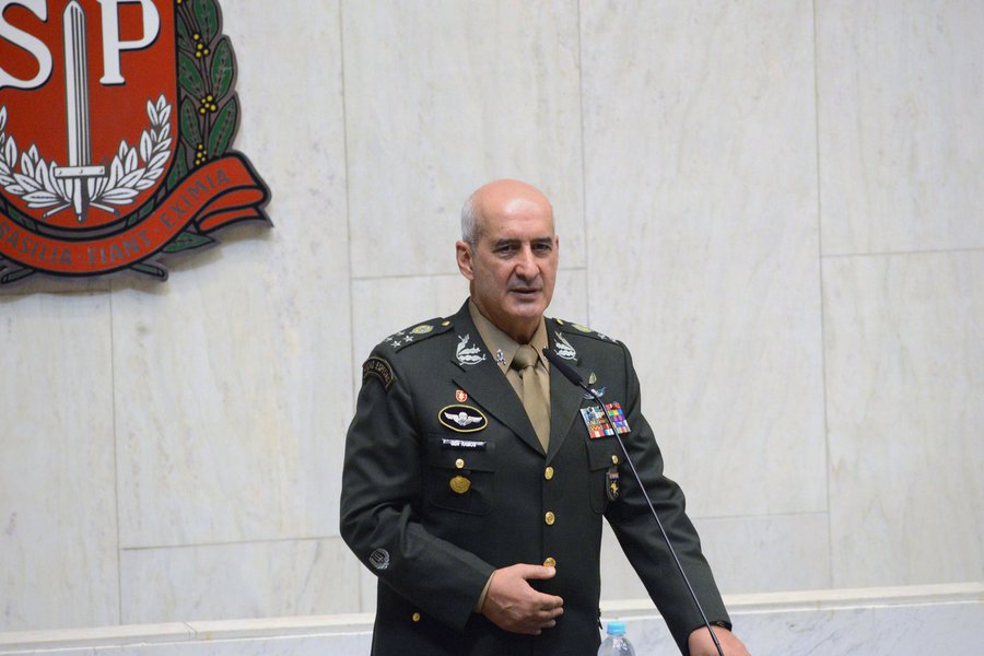 Farda & toga no poder: general celebra o golpe de 1964 e Lava Jato põe fogo no circo de Brasília (Foto: Marco A.Cardelino ) Farda & toga no poder: general celebra o golpe de 1964 e Lava Jato põe fogo no circo de Brasília