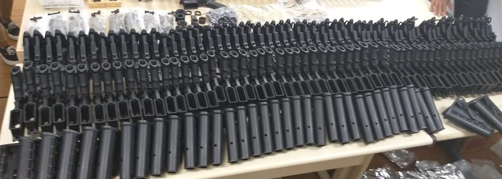 Fuzis de acusado de matar Marielle têm semelhanças com armas do 'Senhor das Armas' Fuzis de acusado de matar Marielle têm semelhanças com armas do 'Senhor das Armas'