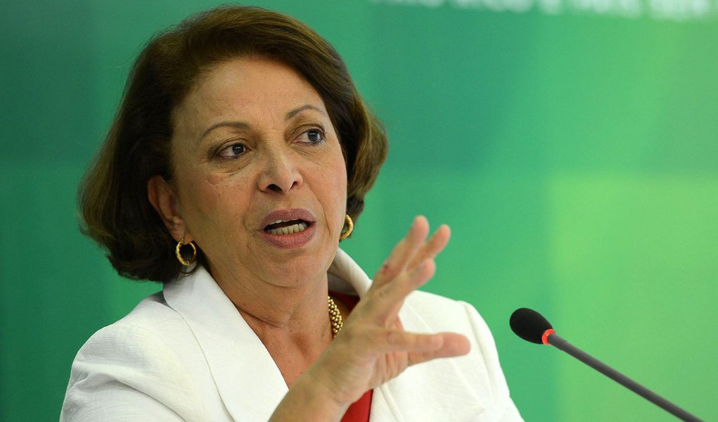 Ideli: saímos de um projeto político de vida para um projeto político de morte Ideli: saímos de um projeto político de vida para um projeto político de morte