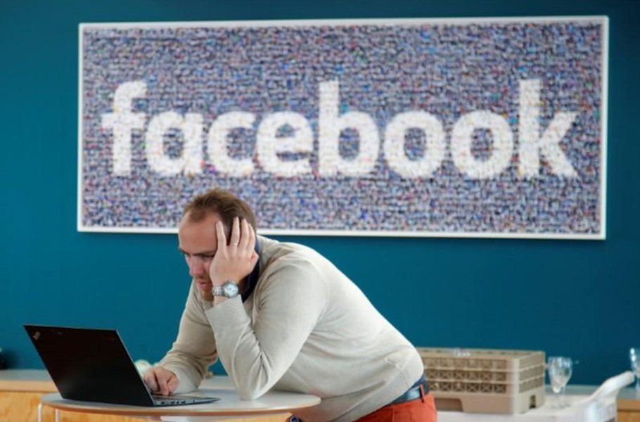 Facebook pede desculpas após publicações sobre terremoto na Indonésia receberem animação comemorativa Facebook pede desculpas após publicações sobre terremoto na Indonésia receberem animação comemorativa