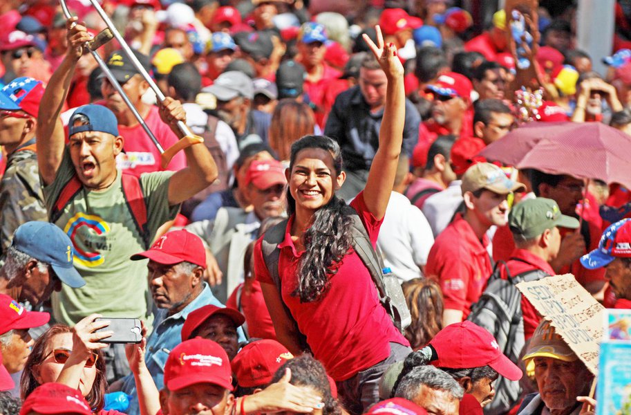 Povo saiu às ruas em Caracas em repúdio à sabotagem ao sistema elétrico Povo saiu às ruas em Caracas em repúdio à sabotagem ao sistema elétrico