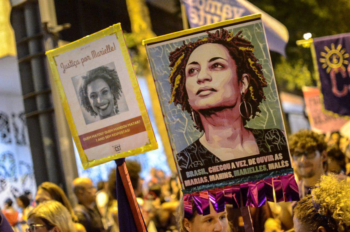 Presos PM e ex-PM acusados de serem os assassinos de Marielle; um deles mora no condomínio de Bolsonaro (Foto: Marianna Cartaxo / @midianinj) Presos PM e ex-PM acusados de serem os assassinos de Marielle; um deles mora no condomínio de Bolsonaro