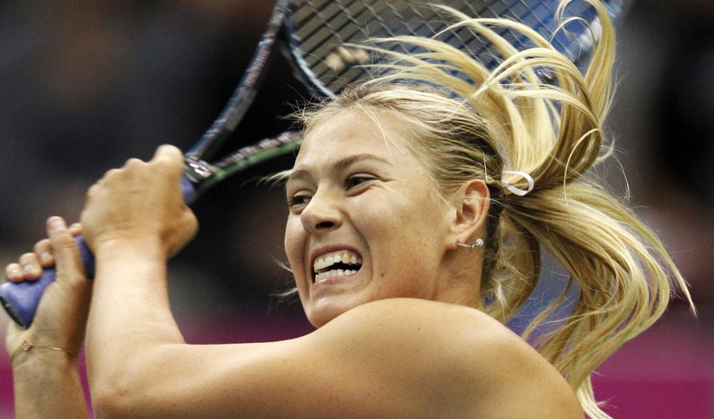 Com show de Sharapova, Rússia atropela Espanha no tênis (Foto: GRIGORY DUKOR/REUTERS) Com show de Sharapova, Rússia atropela Espanha no tênis